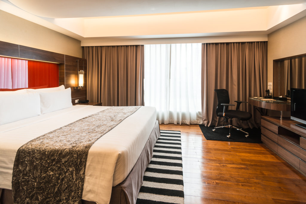 Legacy Suites Hotel 23