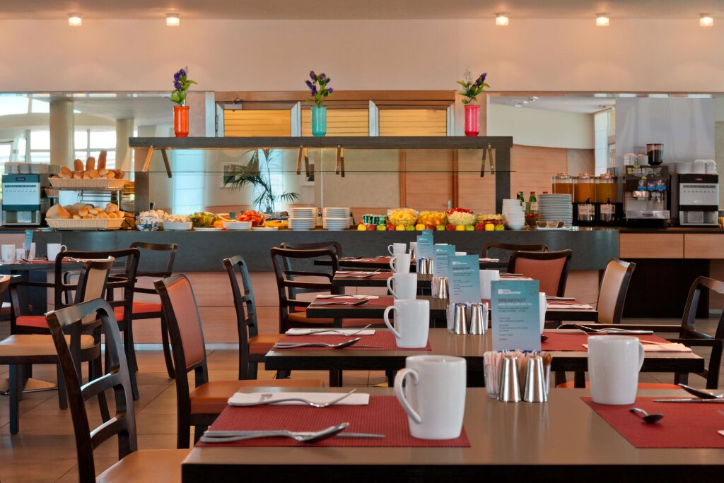 Hilton Garden Inn Rome Airport 21