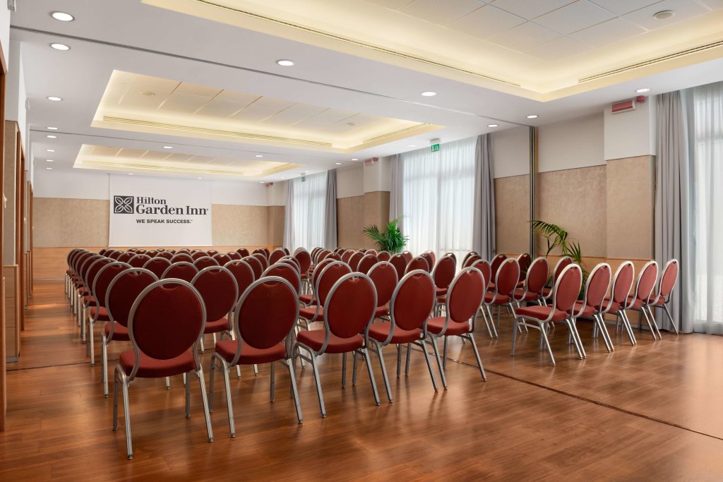 Hilton Garden Inn Rome Airport 22