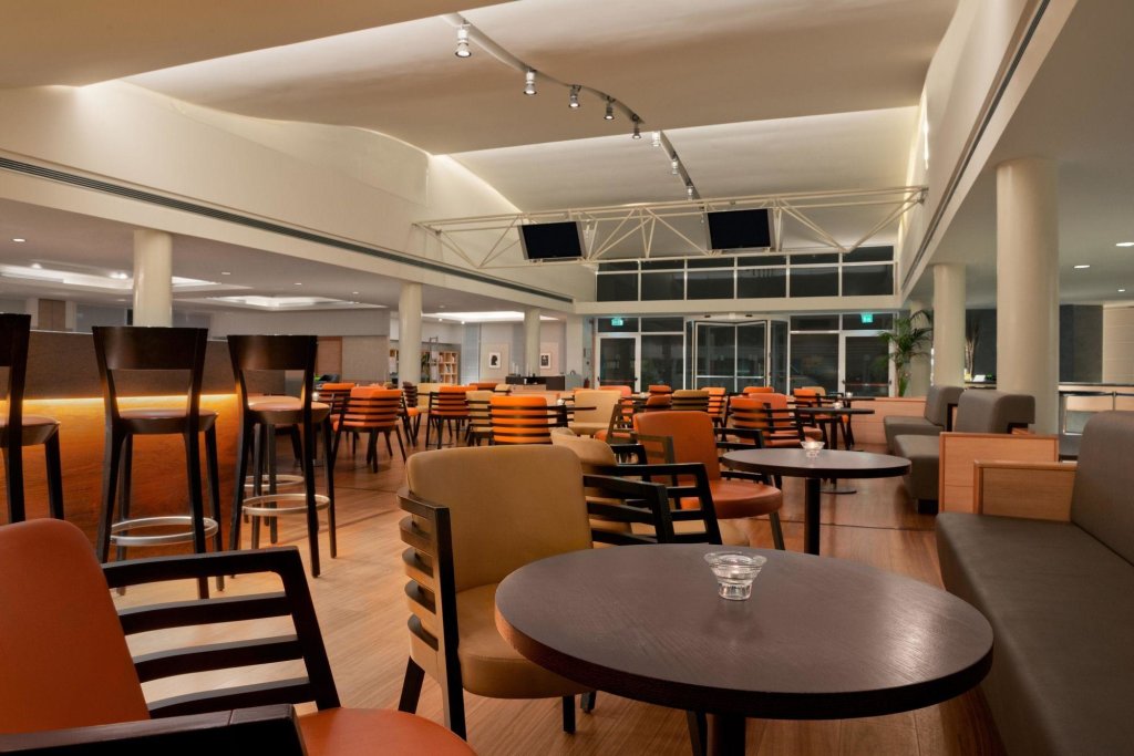 Hilton Garden Inn Rome Airport 8