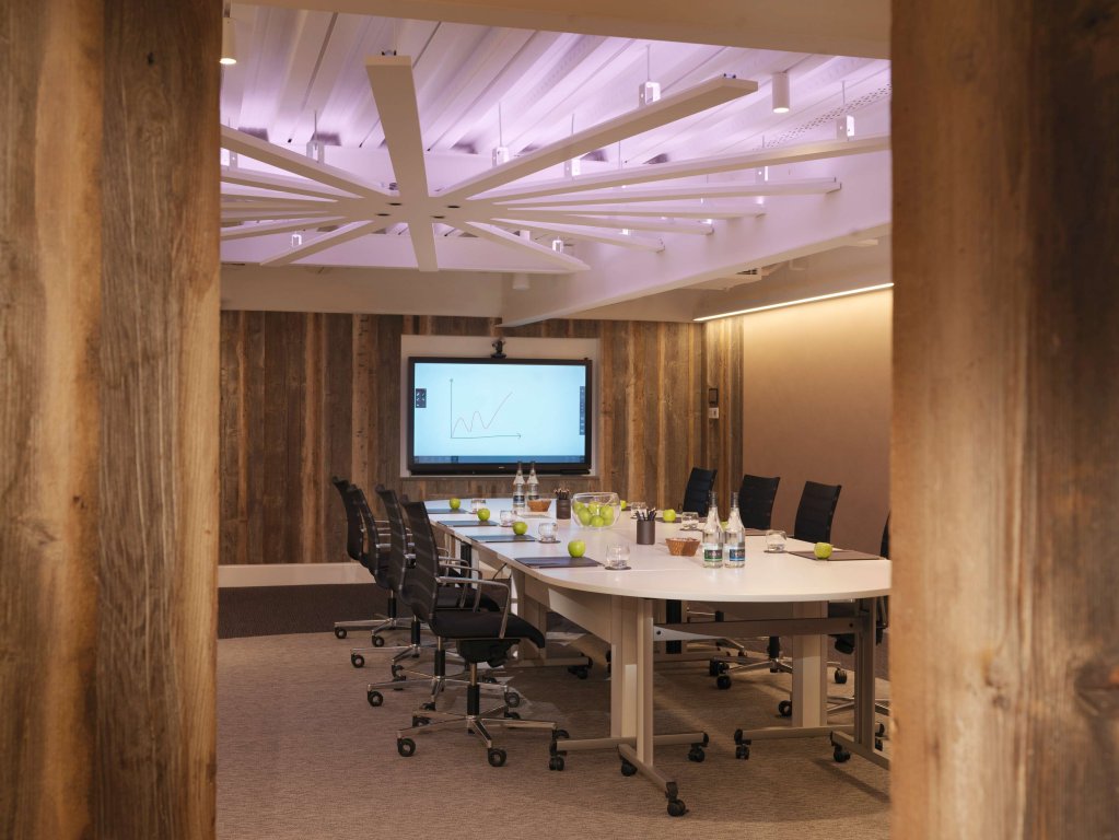 Radisson Blu Edwardian Heathrow Hotel & Conference Centre, London 8