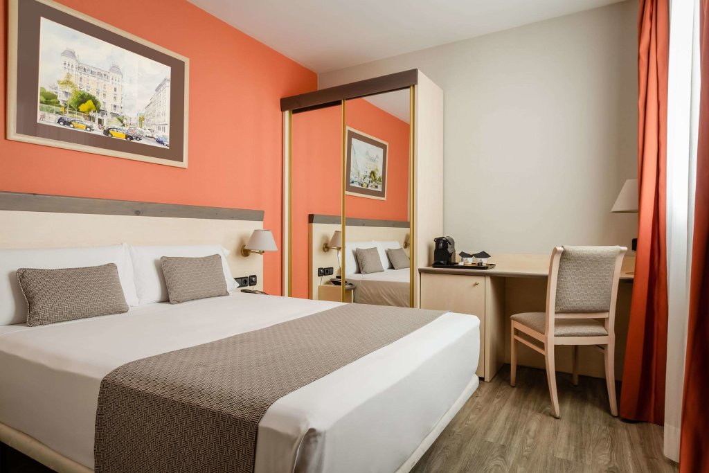 Sunotel Club Central 4