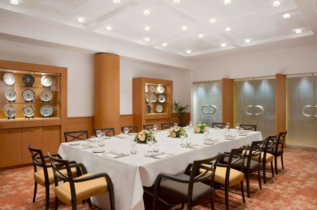 Hilton Rome Airport 16