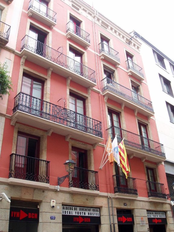 Ideal Youth Hostel 10