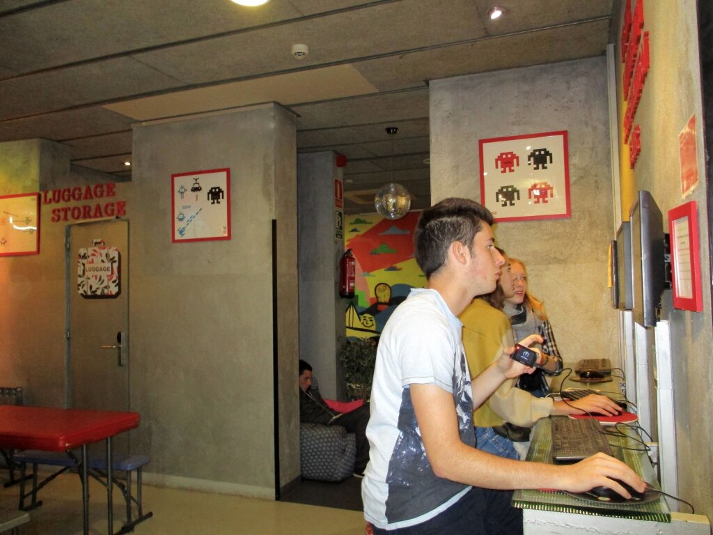 Ideal Youth Hostel 4