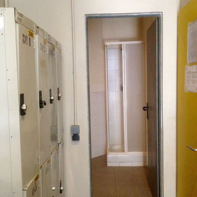 Ideal Youth Hostel 7
