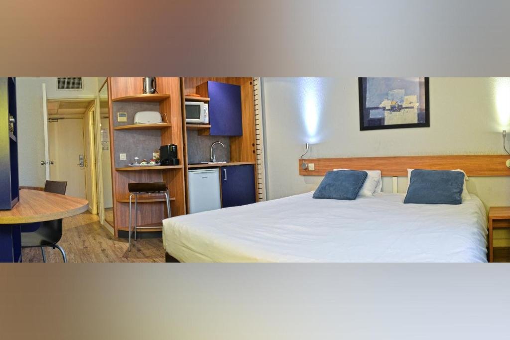 Art Hotel Paris Est 16