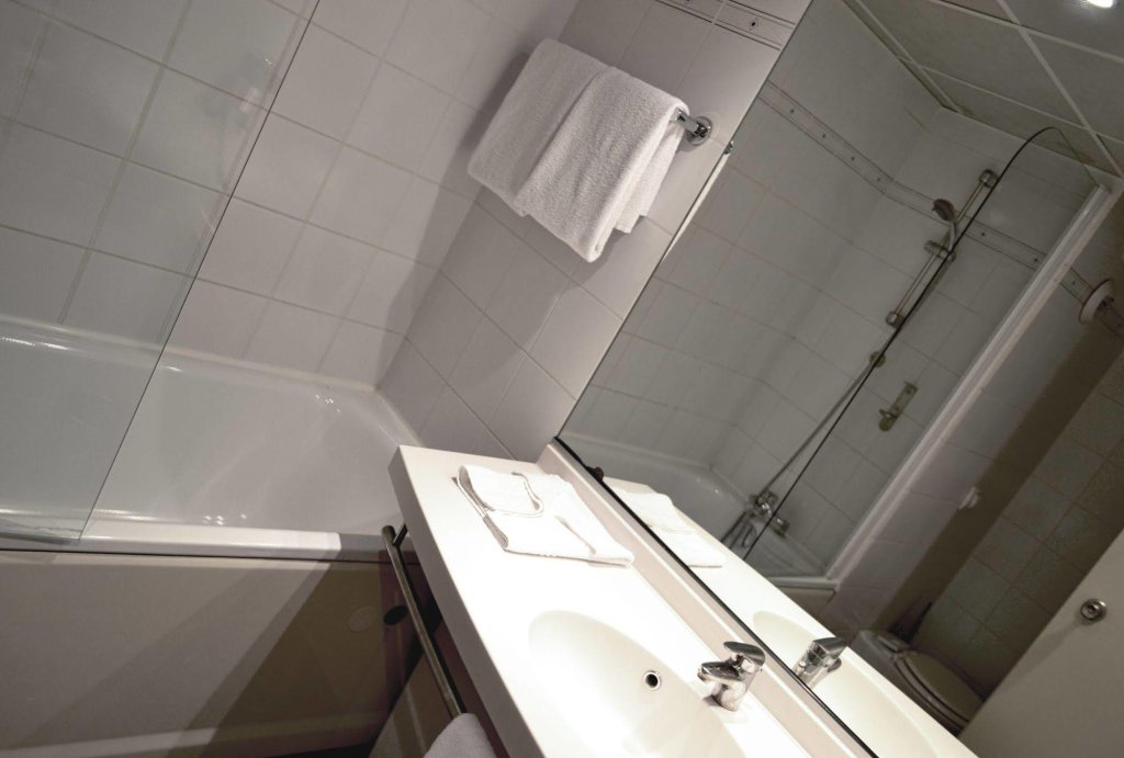 Art Hotel Paris Est 9