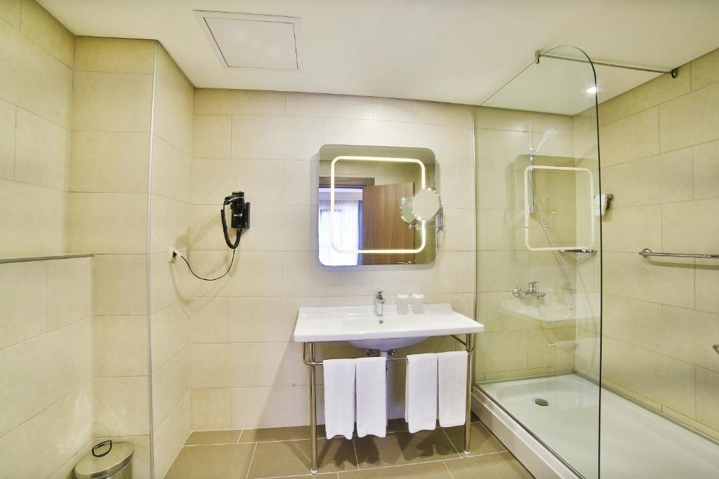 ibis Styles Istanbul Bomonti 8
