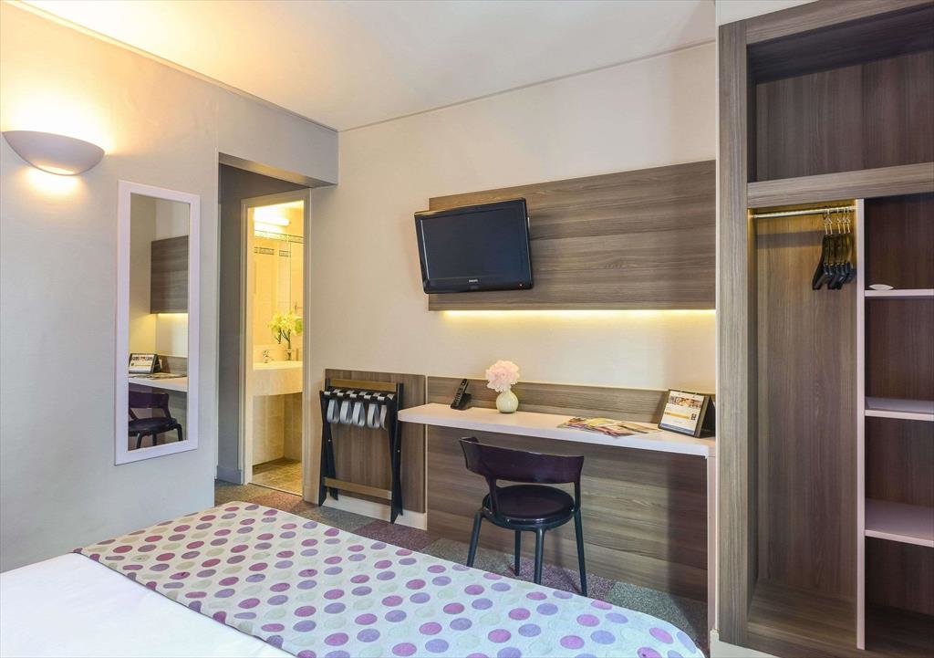 Comfort Hotel Nation Pere Lachaise Paris 11 10