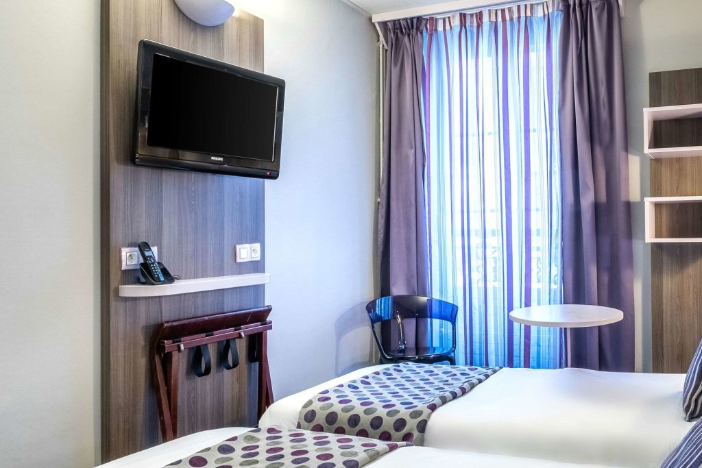 Comfort Hotel Nation Pere Lachaise Paris 11 17