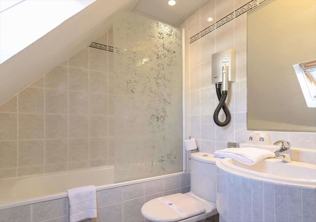 Comfort Hotel Nation Pere Lachaise Paris 11 8