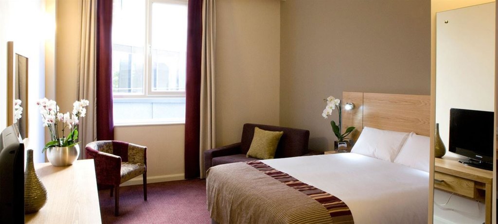 Jurys Inn London Watford 5