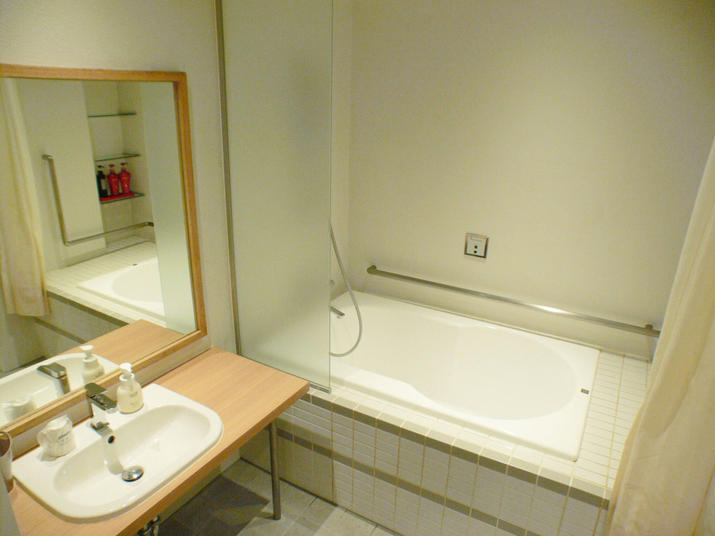City Hotel N.U.T.S. 11