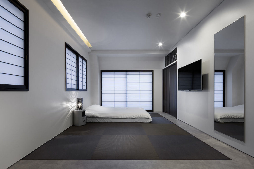 City Hotel N.U.T.S. 20