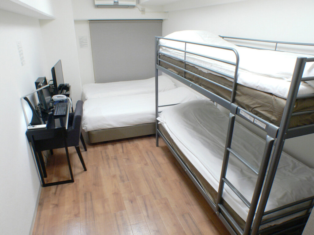 City Hotel N.U.T.S. 21