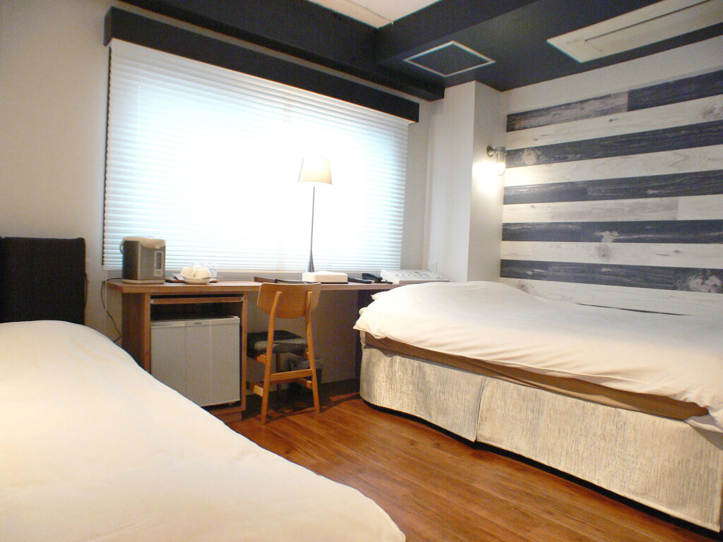 City Hotel N.U.T.S. 3