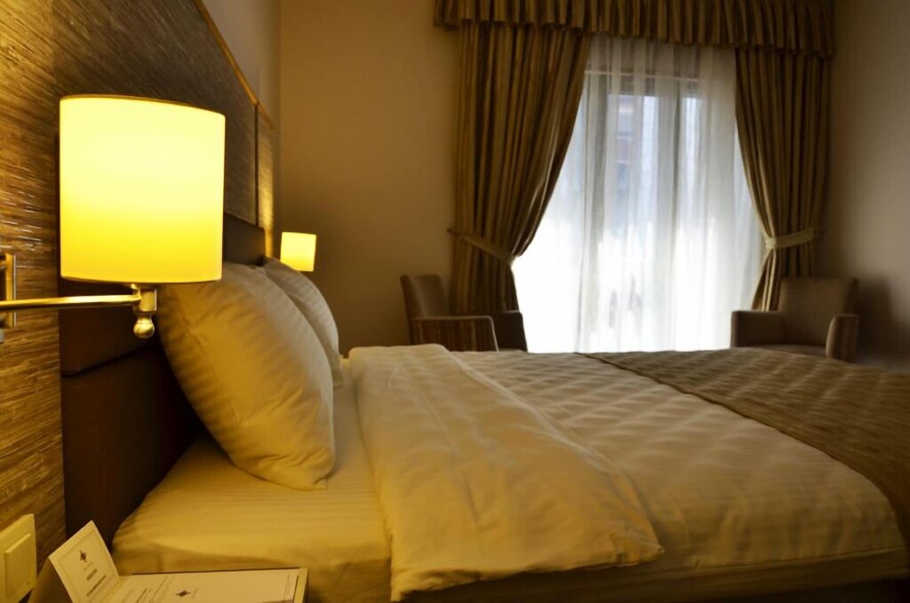Orya Hotel 24