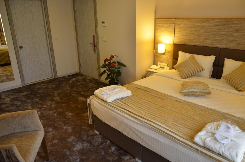 Orya Hotel 3