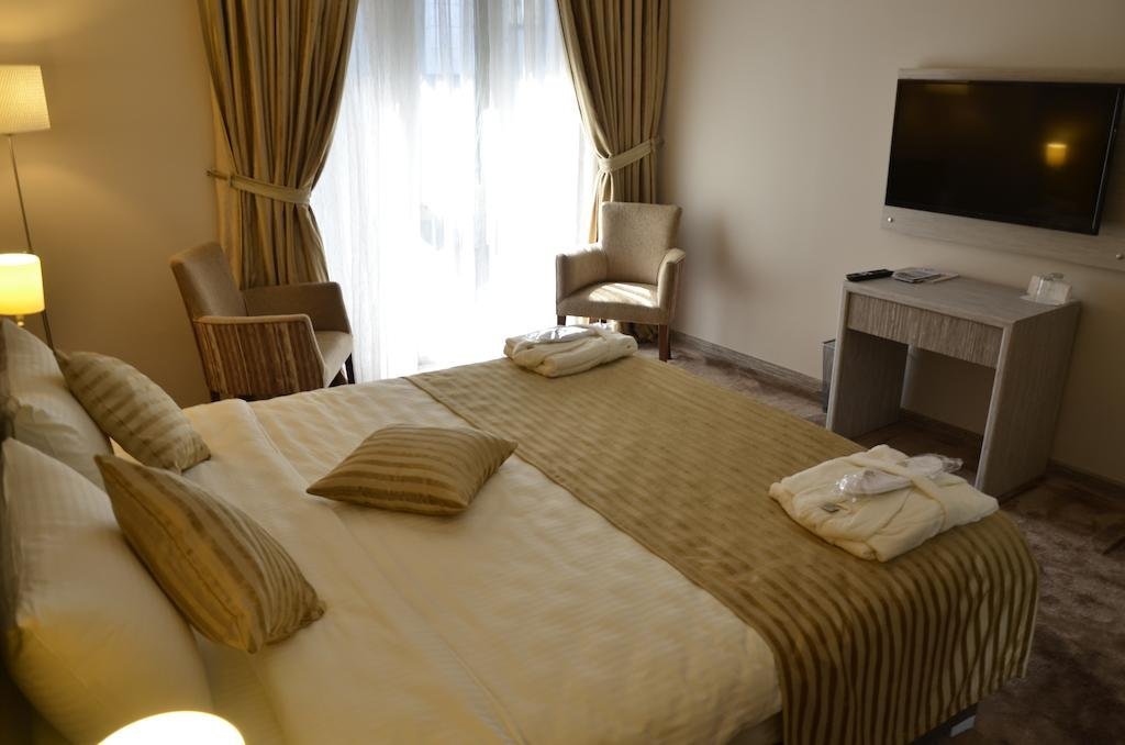 Orya Hotel 5