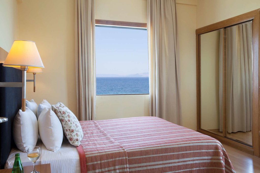 Ramada by Wyndham Attica Riviera 10