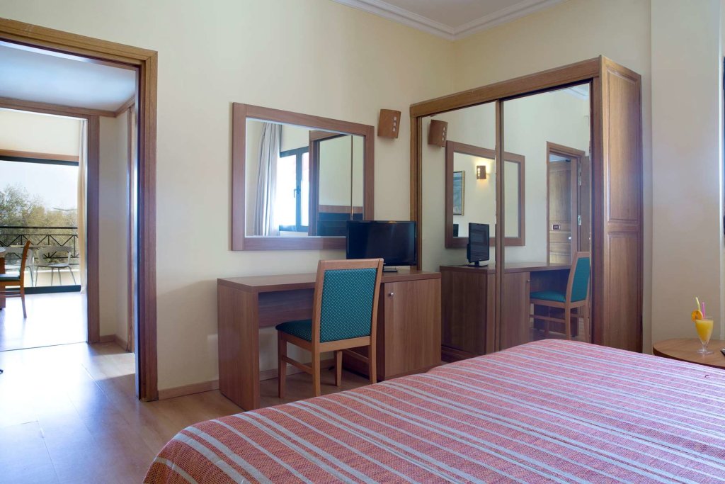 Ramada by Wyndham Attica Riviera 2