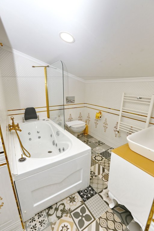 Diamond Royal Hotel 5