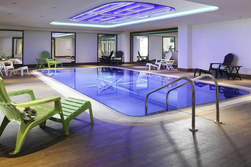 ibis Styles Dubai Jumeira 9