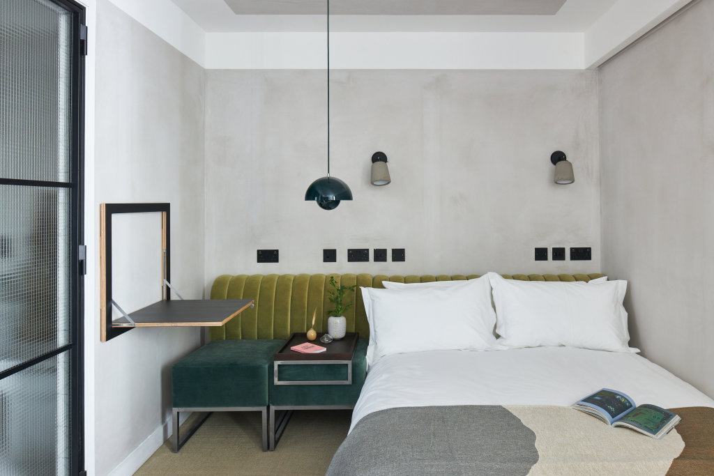 Kingsland Locke 18