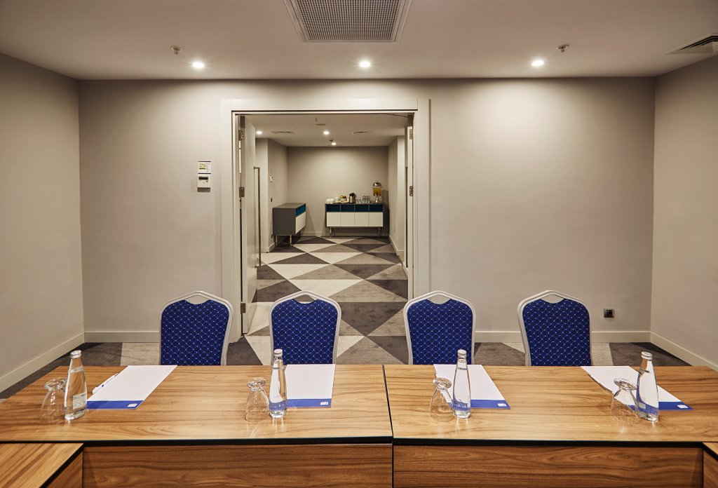 Holiday Inn Express Istanbul - Atakoy Metro, an IHG Hotel 21