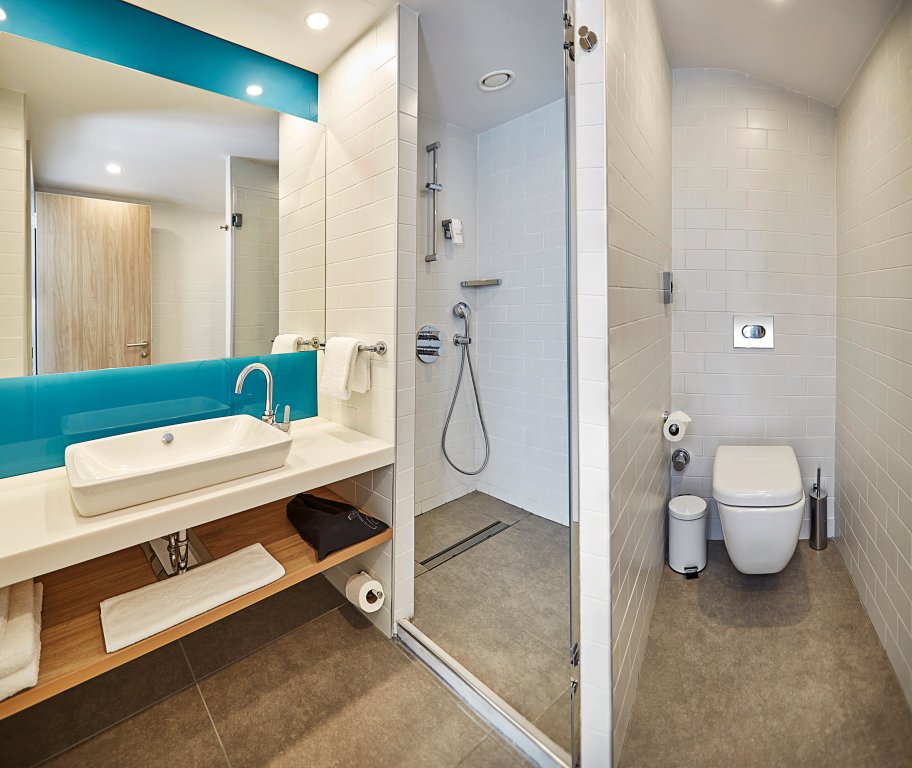 Holiday Inn Express Istanbul - Atakoy Metro, an IHG Hotel 9