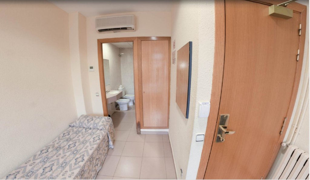 Hotel Roma Reial 13