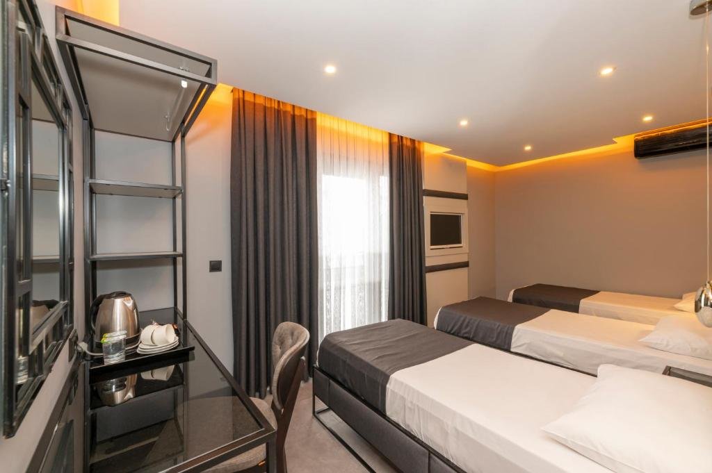 White Palace Hotel 16