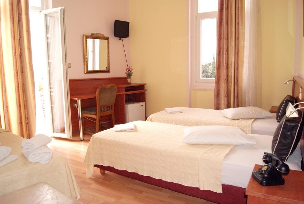 Hotel Diethnes 10