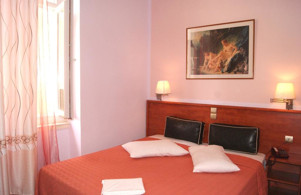 Hotel Diethnes 11