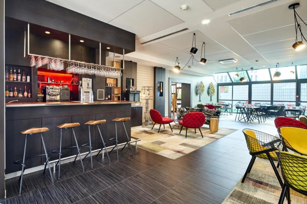 B&B Hotel Saint-Quentin-en-Yvelines Centre Gare 10