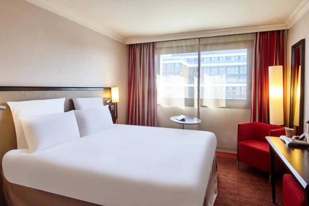 B&B Hotel Saint-Quentin-en-Yvelines Centre Gare 3