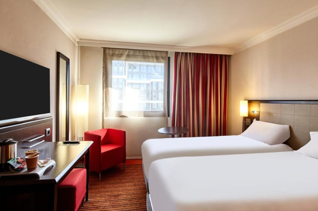 B&B Hotel Saint-Quentin-en-Yvelines Centre Gare 4