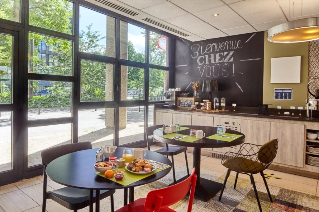 B&B Hotel Saint-Quentin-en-Yvelines Centre Gare 9