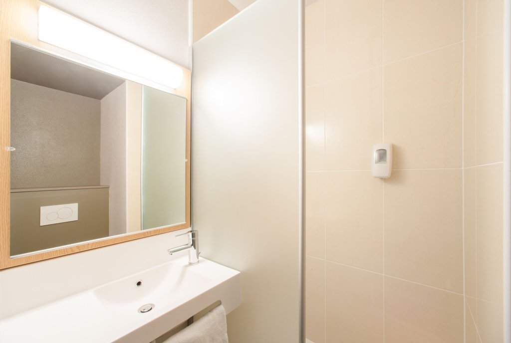B&B Hotel Paris Porte Des Lilas 14