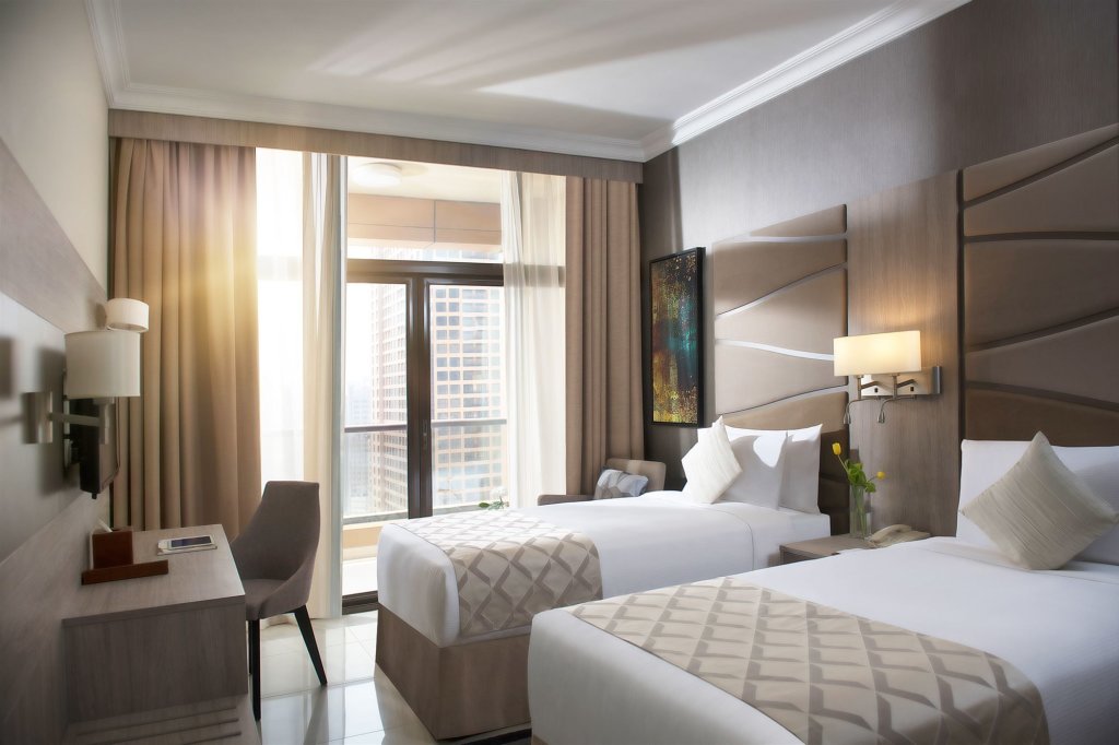 Two Seasons Hotel & Apartments 5