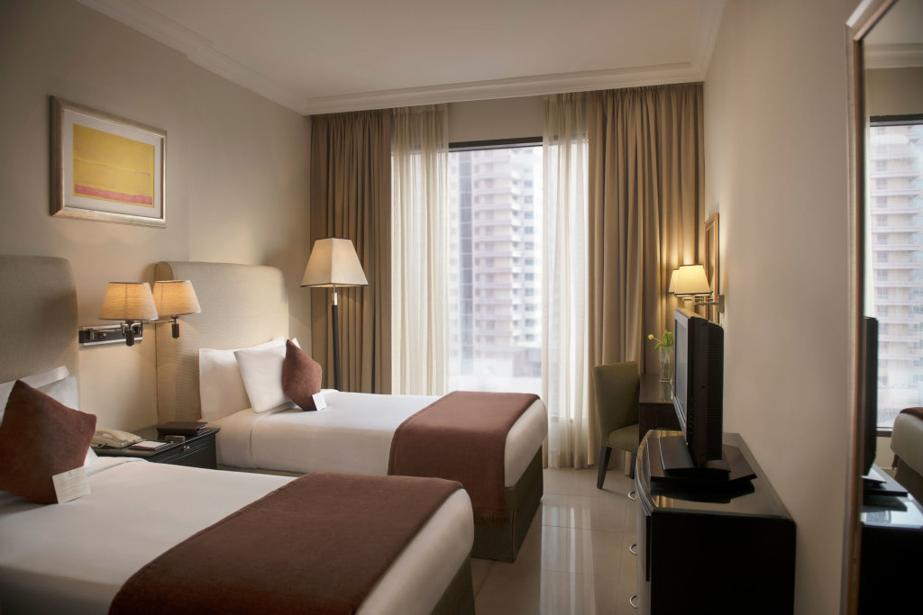 Two Seasons Hotel & Apartments 7