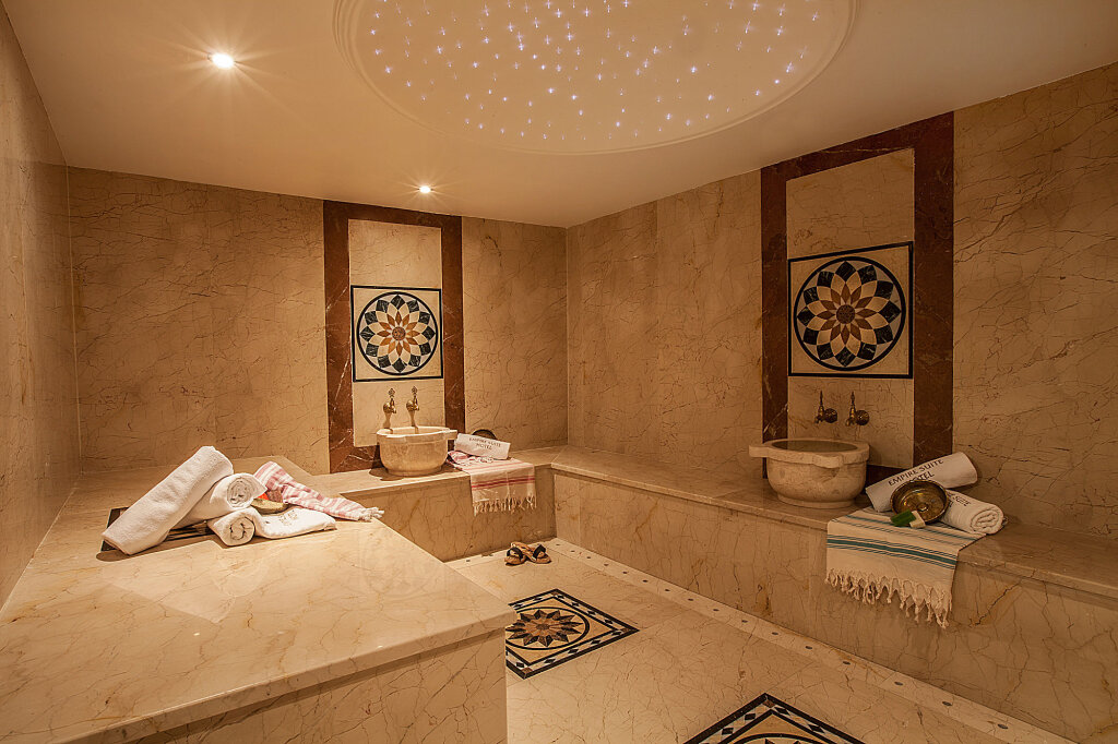 Empire Suite Hotel 18