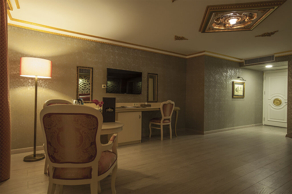Empire Suite Hotel 5