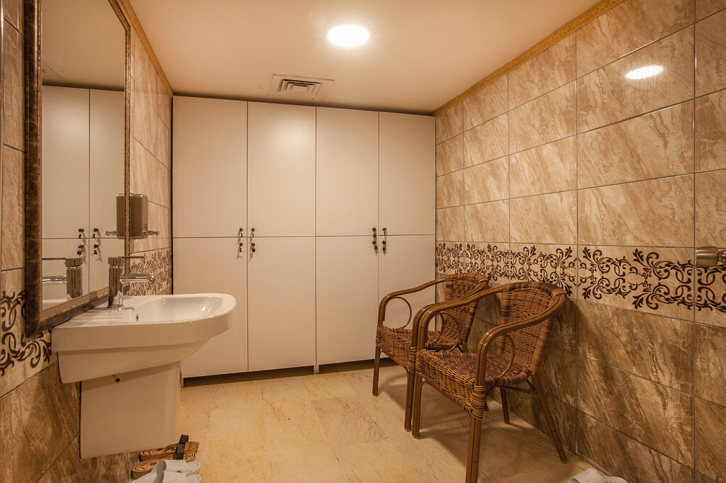Empire Suite Hotel 7