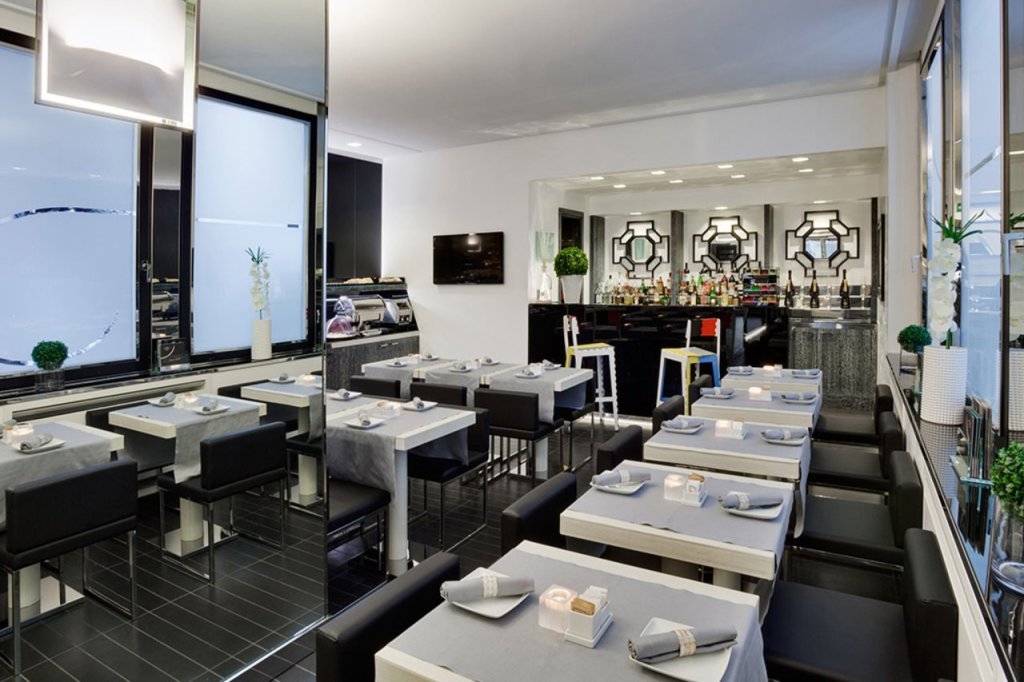 LHP Hotel Napoleon 14