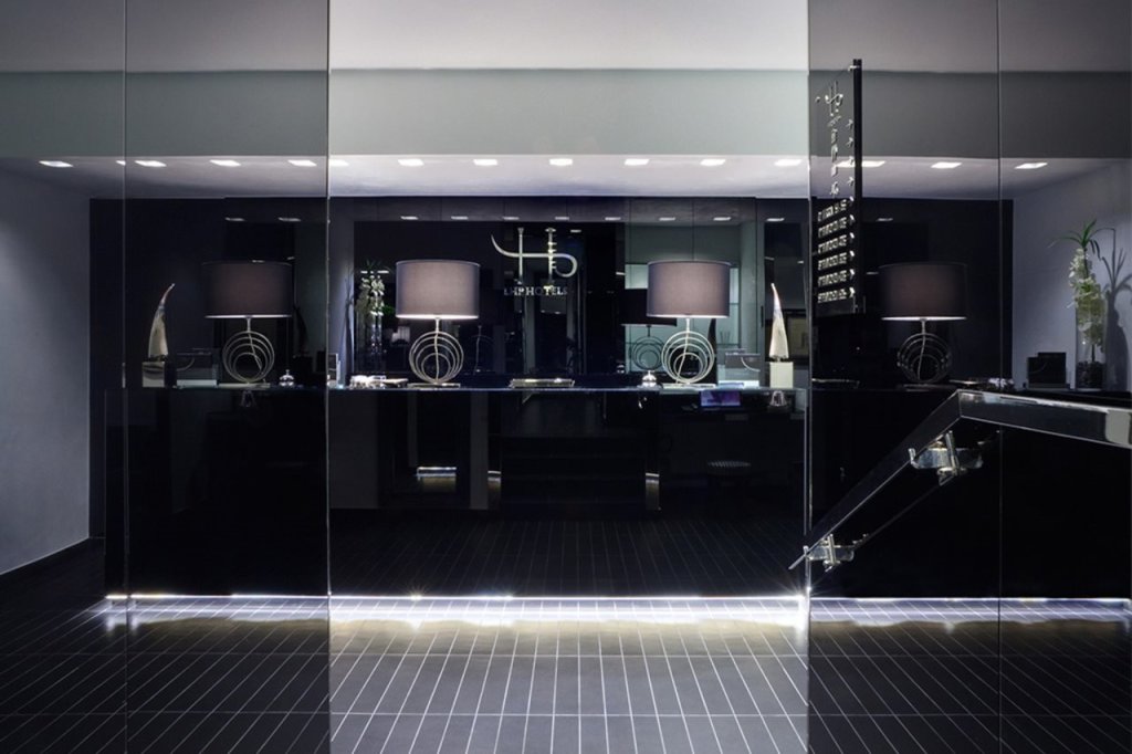 LHP Hotel Napoleon 16