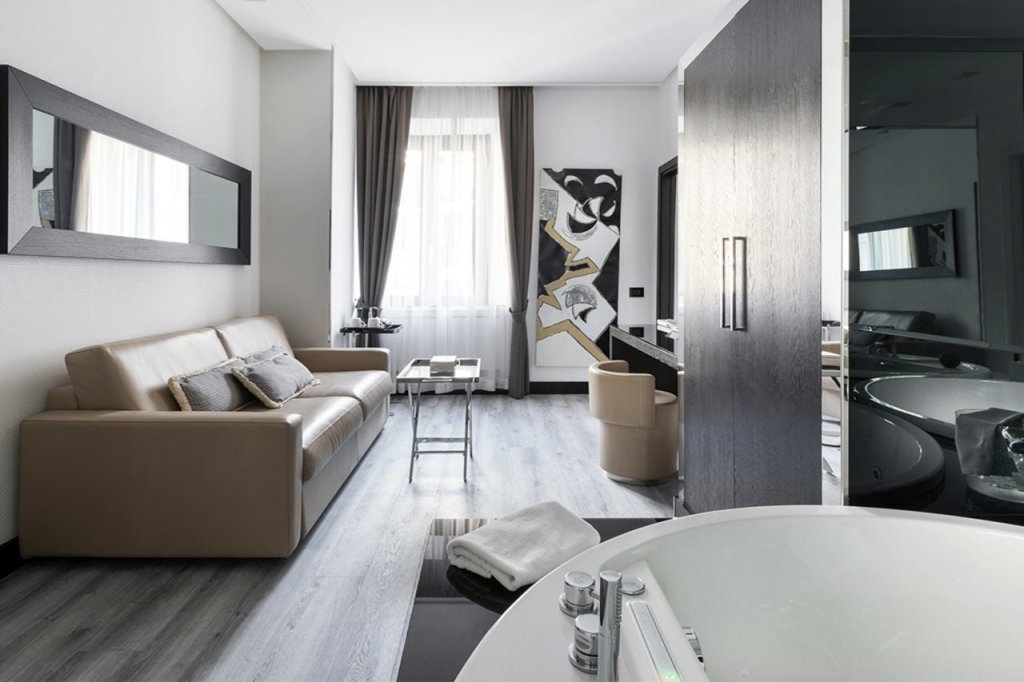 LHP Hotel Napoleon 5
