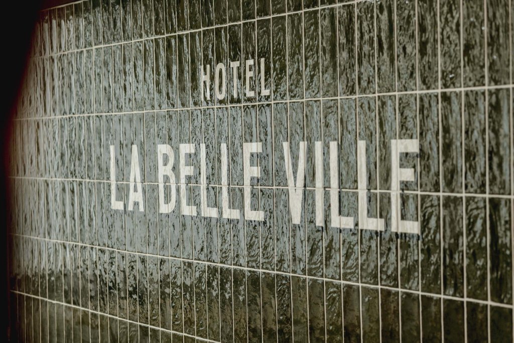 La Belle Ville 24