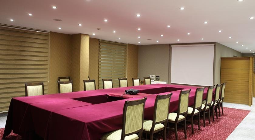 Grand Merin Airport Hotel 8